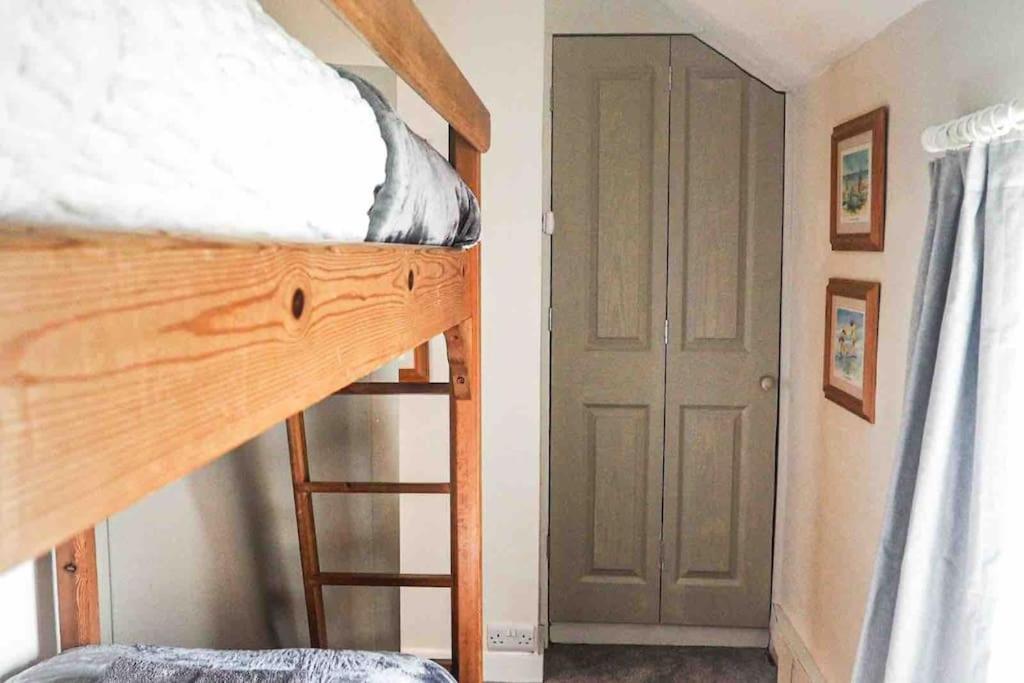 Large Cottage, Beach, Pubs Shops, Netflix, Bbq, Dog Friendly Hunmanby Bagian luar foto